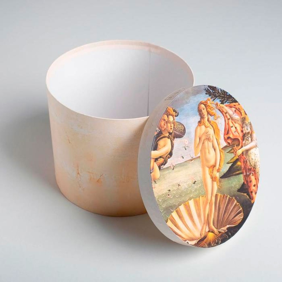 фотография Коробка подарочная круглая «венера», 15×18 см
