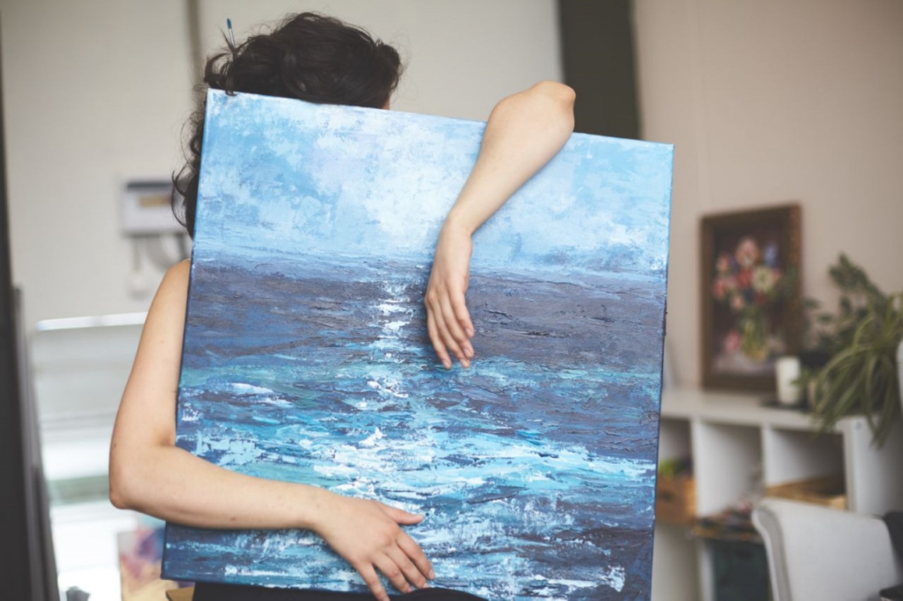 Выставка Айнуры Бунятовой «В синих красках» в Арт-Квартале