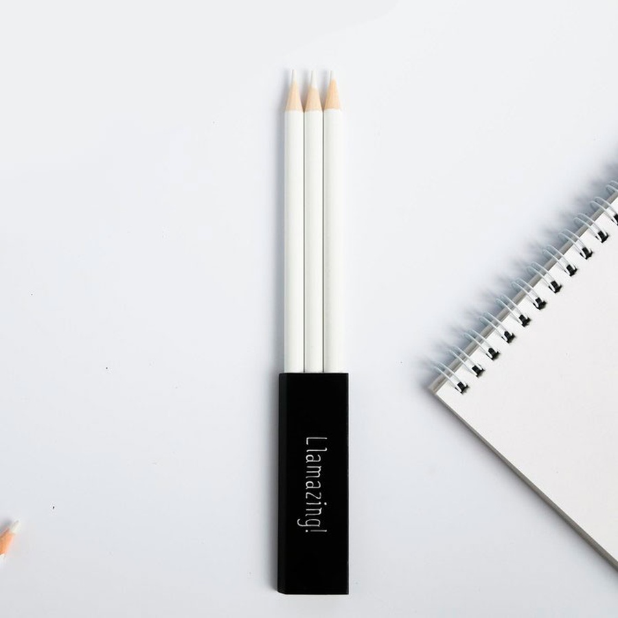 фотография Скетчбук единорог с черными листами + 3 белых карандаша, а5 40 листов