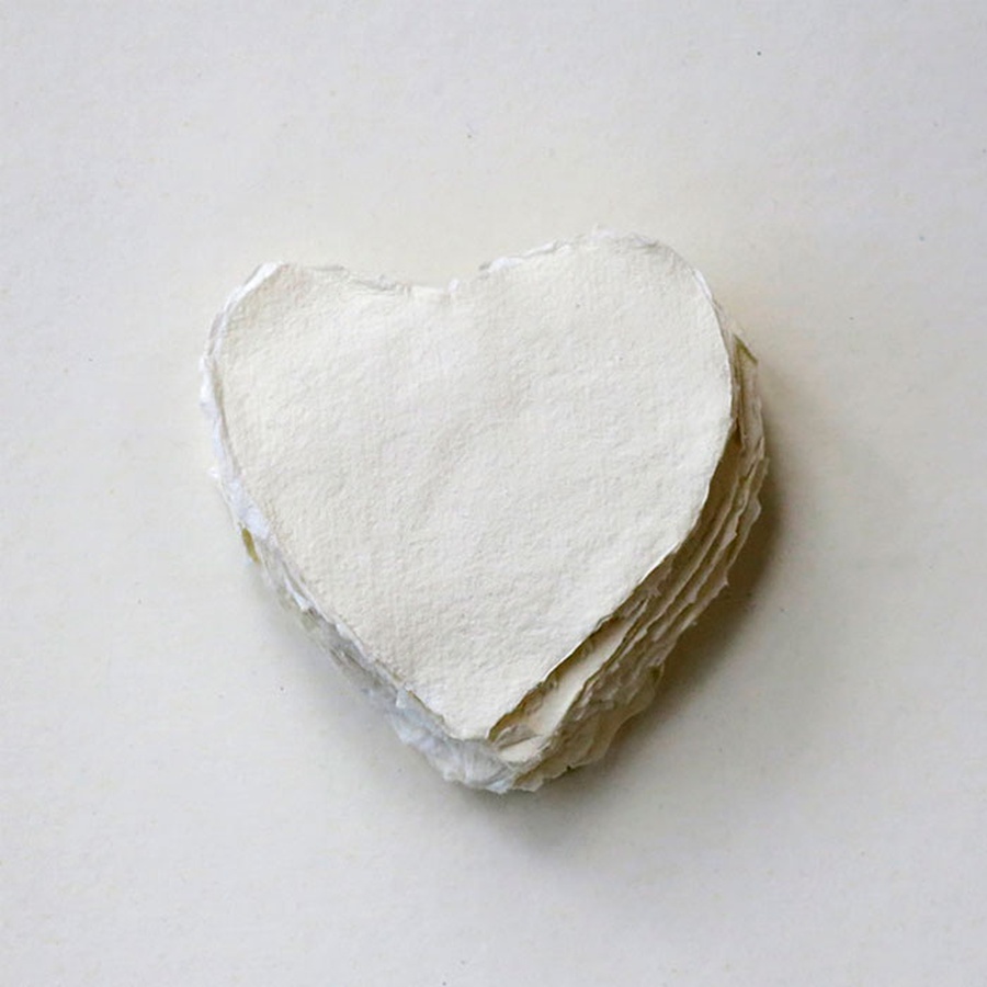 фотография Бумага в листах белая сердце 8*8 210 г/м2