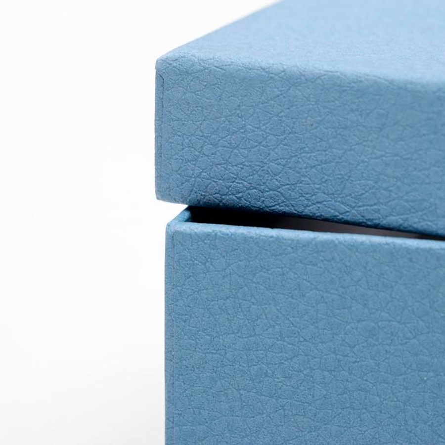 фотография Коробка голубая, 12 х 6,5 х 4 см