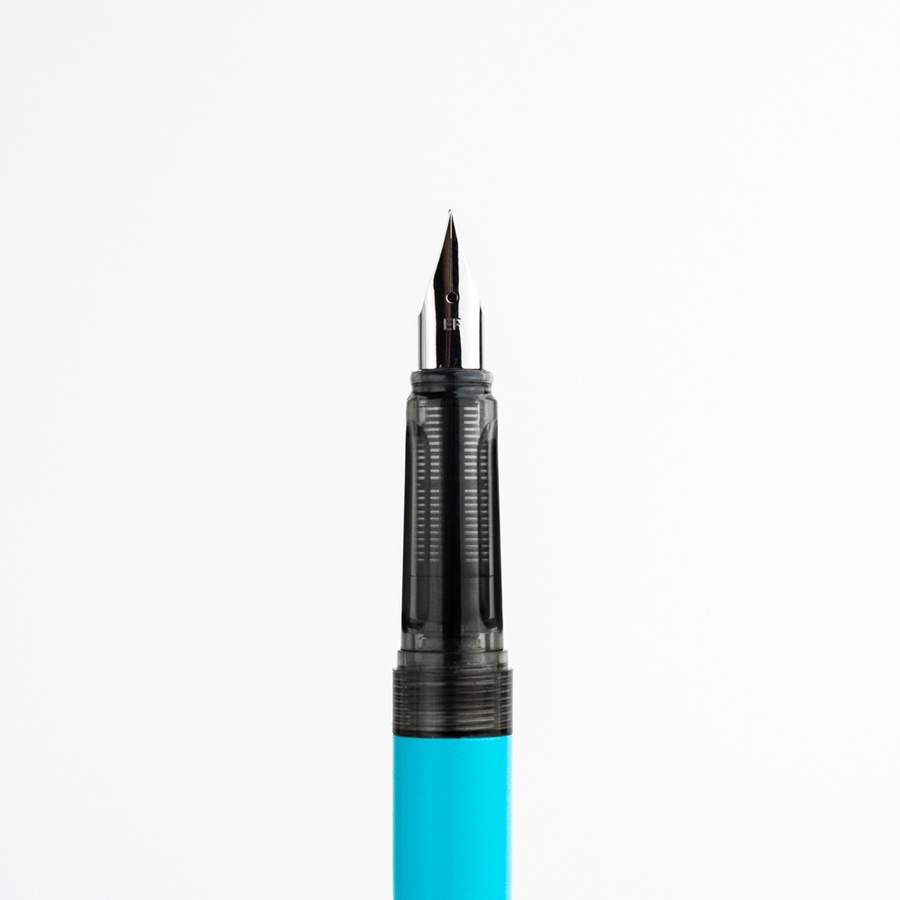 картинка Ручка перьевая малевичъ с конвертером, перо ef 0,4 мм, набор с двумя картриджами (индиго, черный), цвет: бирюзовый